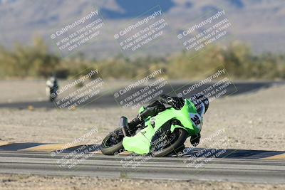 media/Dec-07-2025-CVMA (Sun) [[3e7d2de5dc]]/Race 18-Formula Twins-Formula 40 UL/